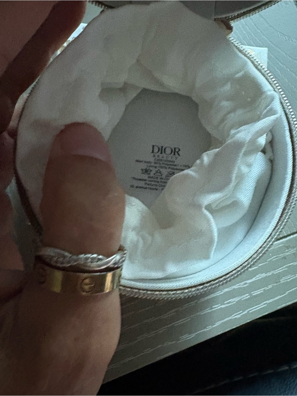 FASHION Round small Beige Embroidered CD Cosmetic/jewelry Case - Picture 7 of 7